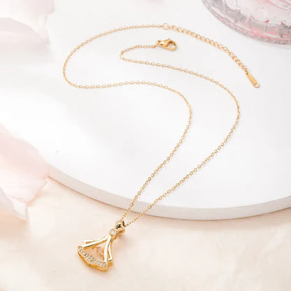 Elegant Gold Plated Crystal Pendant Necklace – Timeless Luxury Jewelry